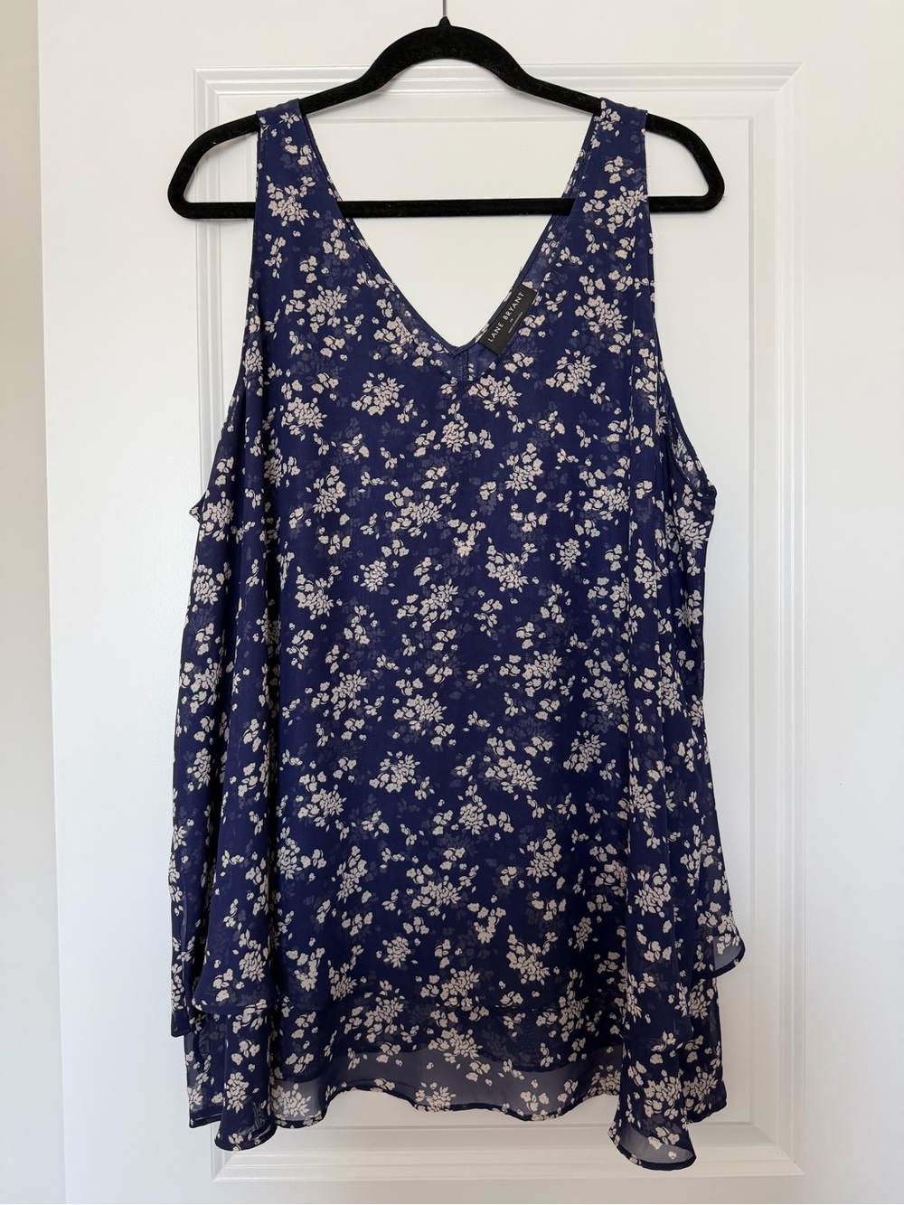Lane Bryant Floral V-Neck Sleeveless Top
